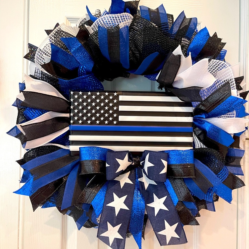 Police Wreath - Back the Blue Wreath, Law Enforcement white, black & blue wreath